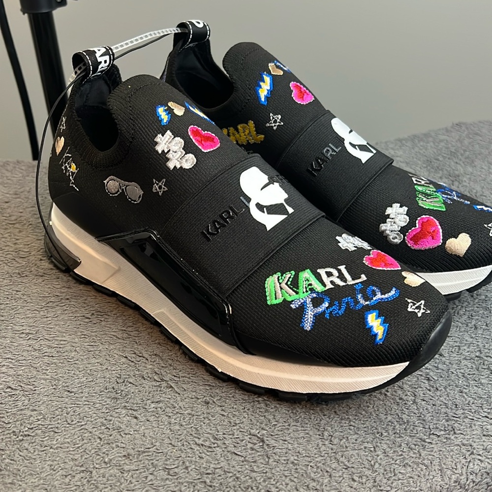 WOMEN'S MATTIA LOGO SLIP-ON SNEAKERS IN BLACK MULTI